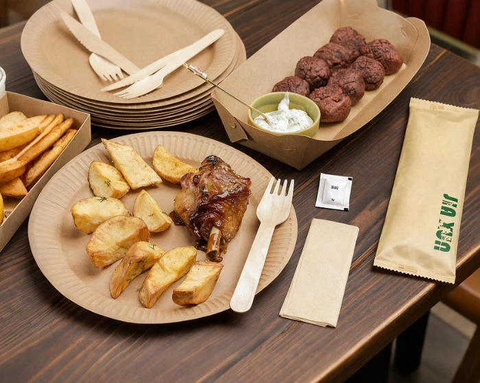 Custom-branded birchwood cutlery set for restaurants Custom-branded birchwood cutlery set for restaurants